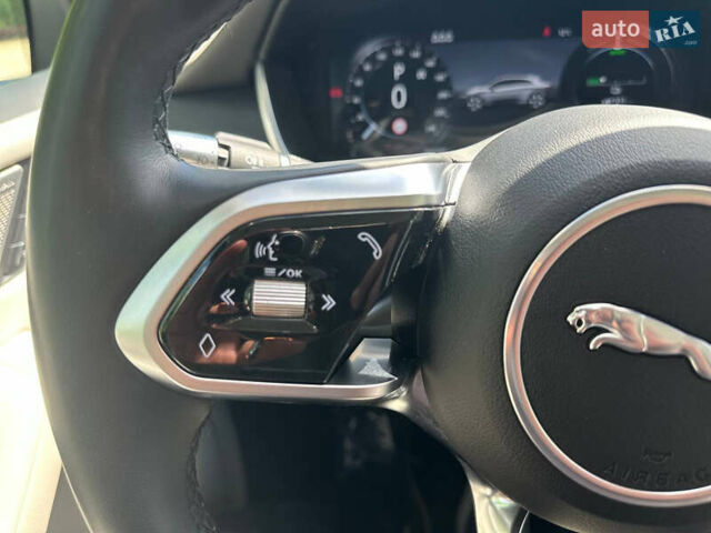 Белый Ягуар I-Pace, объемом двигателя 0 л и пробегом 44 тыс. км за 27800 $, фото 21 на Automoto.ua