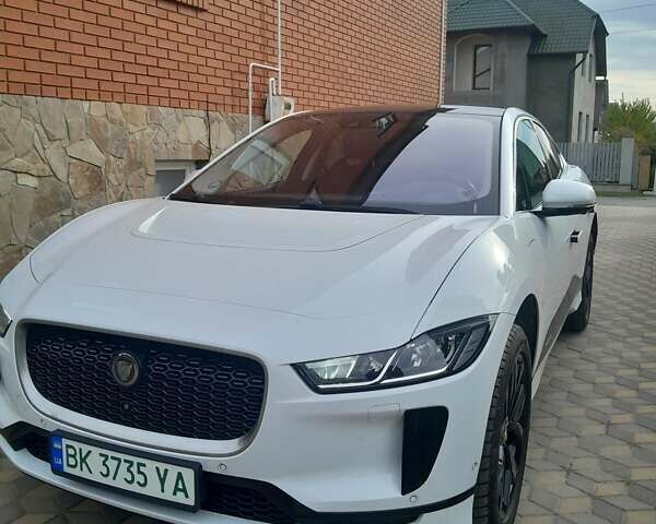 Белый Ягуар I-Pace, объемом двигателя 0 л и пробегом 140 тыс. км за 24000 $, фото 7 на Automoto.ua