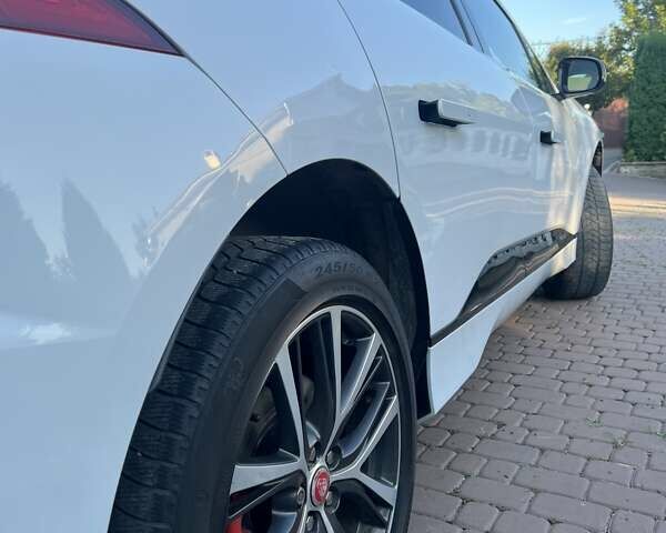 Белый Ягуар I-Pace, объемом двигателя 0 л и пробегом 94 тыс. км за 26500 $, фото 7 на Automoto.ua