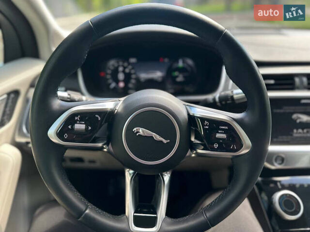 Белый Ягуар I-Pace, объемом двигателя 0 л и пробегом 44 тыс. км за 27800 $, фото 19 на Automoto.ua