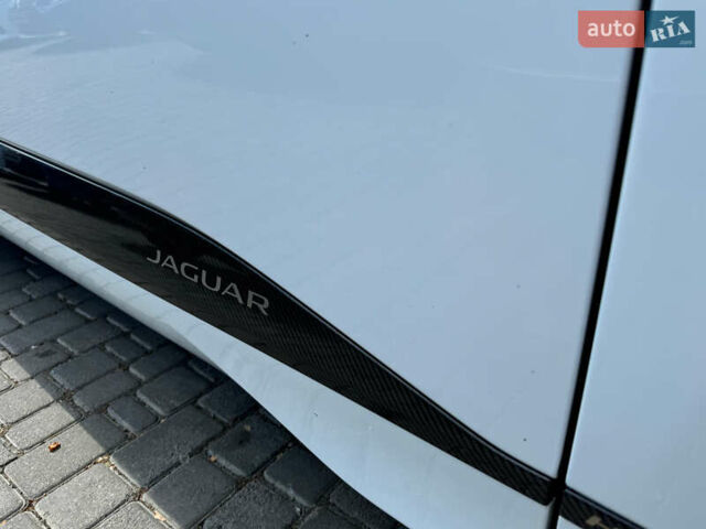 Белый Ягуар I-Pace, объемом двигателя 0 л и пробегом 62 тыс. км за 23000 $, фото 4 на Automoto.ua