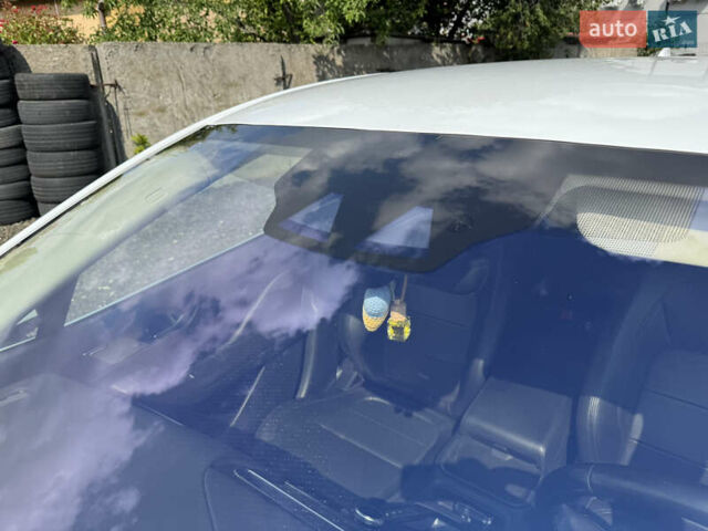 Белый Ягуар I-Pace, объемом двигателя 0 л и пробегом 189 тыс. км за 18980 $, фото 10 на Automoto.ua