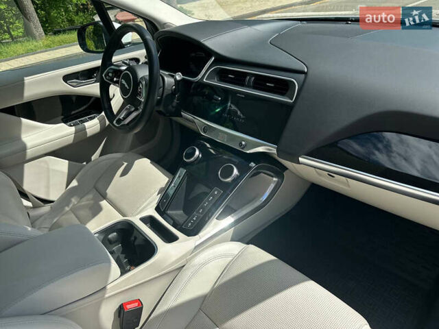 Белый Ягуар I-Pace, объемом двигателя 0 л и пробегом 44 тыс. км за 27800 $, фото 28 на Automoto.ua