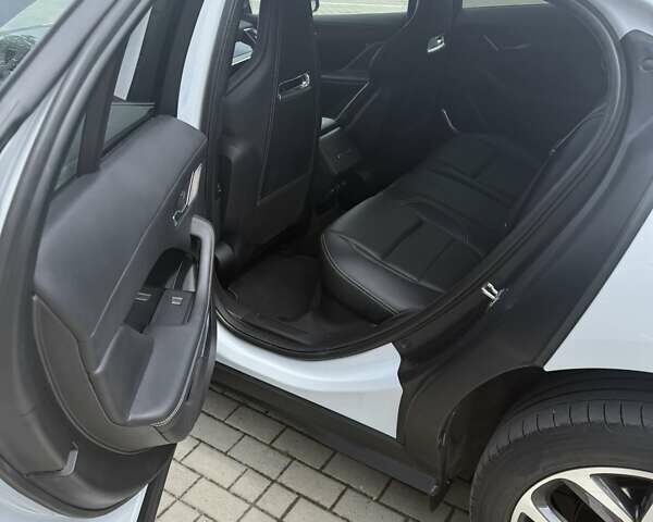 Ягуар I-Pace 2018 в Тернополе на Automoto.ua Белый Ягуар I-Pace, объемом двигателя 0 л и пробегом 114 тыс. км за 22500 $, фото 19 на Automoto.ua