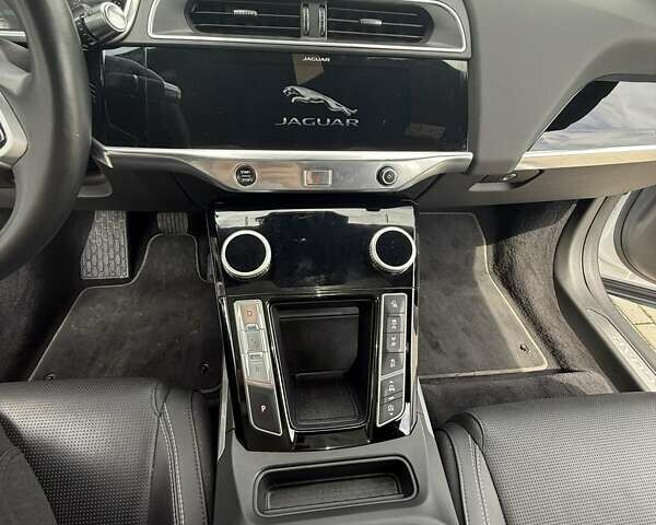 Ягуар I-Pace 2018 в Тернополе на Automoto.ua Белый Ягуар I-Pace, объемом двигателя 0 л и пробегом 114 тыс. км за 22500 $, фото 40 на Automoto.ua