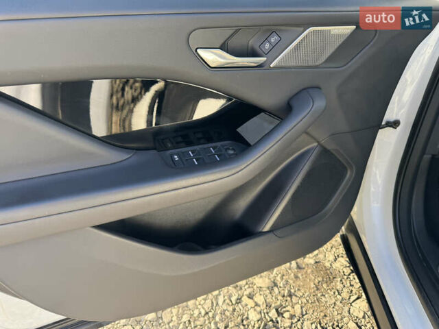 Белый Ягуар I-Pace, объемом двигателя 0 л и пробегом 189 тыс. км за 18980 $, фото 12 на Automoto.ua