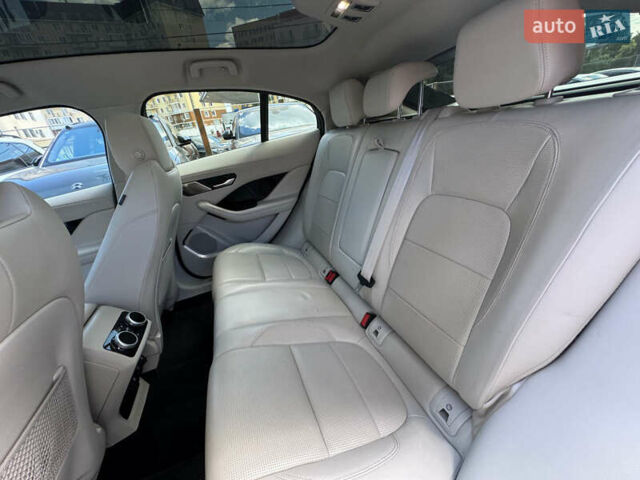 Белый Ягуар I-Pace, объемом двигателя 0 л и пробегом 62 тыс. км за 23000 $, фото 17 на Automoto.ua