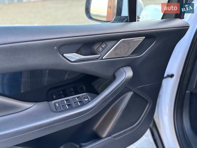 Білий Ягуар I-Pace, об'ємом двигуна 0 л та пробігом 170 тис. км за 21999 $, фото 11 на Automoto.ua