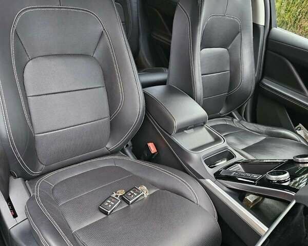 Белый Ягуар I-Pace, объемом двигателя 0 л и пробегом 116 тыс. км за 24480 $, фото 17 на Automoto.ua
