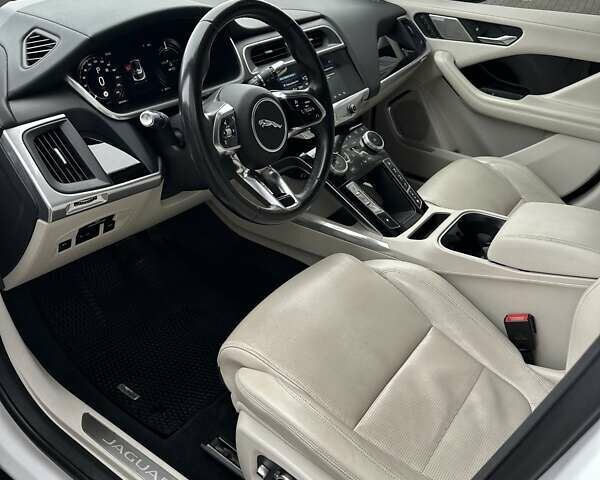 Білий Ягуар I-Pace, об'ємом двигуна 0 л та пробігом 85 тис. км за 24900 $, фото 19 на Automoto.ua