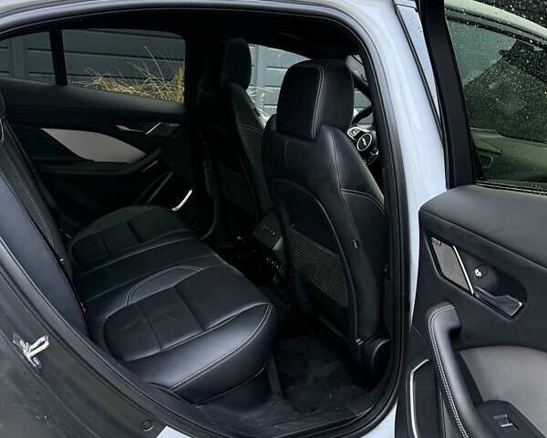 Білий Ягуар I-Pace, об'ємом двигуна 0 л та пробігом 87 тис. км за 26700 $, фото 8 на Automoto.ua