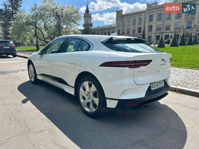 Белый Ягуар I-Pace, объемом двигателя 0 л и пробегом 44 тыс. км за 27800 $, фото 7 на Automoto.ua