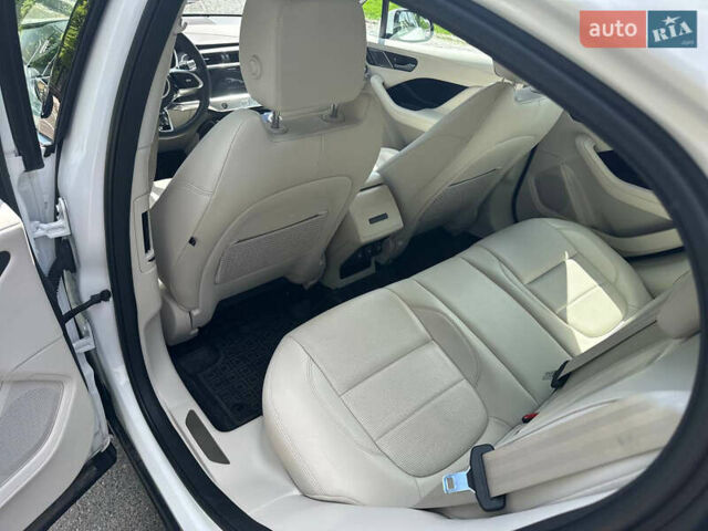 Белый Ягуар I-Pace, объемом двигателя 0 л и пробегом 44 тыс. км за 27800 $, фото 34 на Automoto.ua