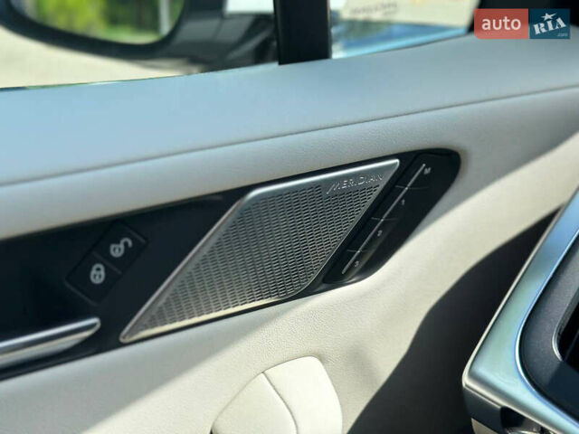 Белый Ягуар I-Pace, объемом двигателя 0 л и пробегом 44 тыс. км за 27800 $, фото 26 на Automoto.ua