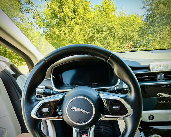 Белый Ягуар I-Pace, объемом двигателя 0 л и пробегом 83 тыс. км за 26500 $, фото 15 на Automoto.ua
