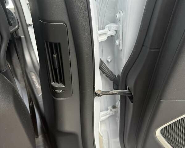 Ягуар I-Pace 2018 в Тернополе на Automoto.ua Белый Ягуар I-Pace, объемом двигателя 0 л и пробегом 114 тыс. км за 22500 $, фото 27 на Automoto.ua