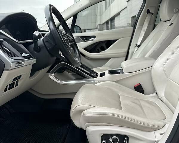 Білий Ягуар I-Pace, об'ємом двигуна 0 л та пробігом 85 тис. км за 24900 $, фото 22 на Automoto.ua