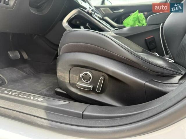 Ягуар I-Pace 2018 в Тернополе на Automoto.ua Белый Ягуар I-Pace, объемом двигателя 0 л и пробегом 114 тыс. км за 22500 $, фото 69 на Automoto.ua