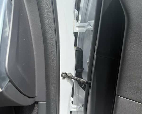 Ягуар I-Pace 2018 в Тернополе на Automoto.ua Белый Ягуар I-Pace, объемом двигателя 0 л и пробегом 114 тыс. км за 22500 $, фото 28 на Automoto.ua