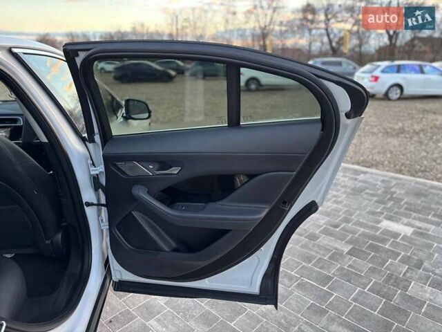 Білий Ягуар I-Pace, об'ємом двигуна 0 л та пробігом 170 тис. км за 21999 $, фото 27 на Automoto.ua