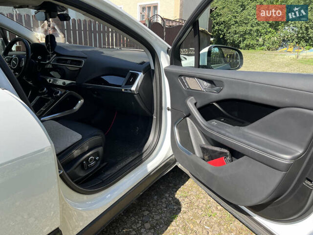 Білий Ягуар I-Pace, об'ємом двигуна 0 л та пробігом 127 тис. км за 24450 $, фото 9 на Automoto.ua