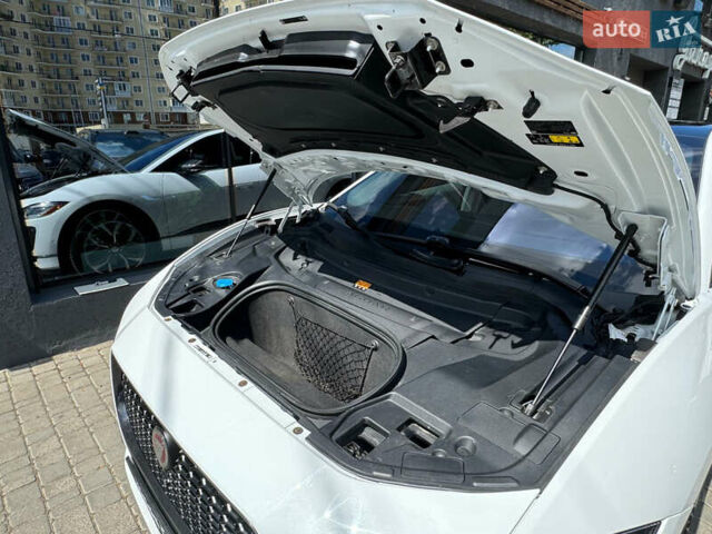 Белый Ягуар I-Pace, объемом двигателя 0 л и пробегом 62 тыс. км за 23000 $, фото 10 на Automoto.ua