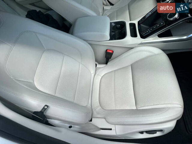 Белый Ягуар I-Pace, объемом двигателя 0 л и пробегом 44 тыс. км за 27800 $, фото 27 на Automoto.ua