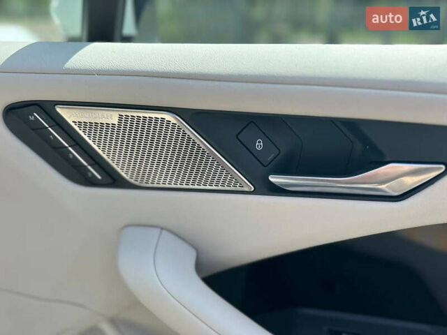 Белый Ягуар I-Pace, объемом двигателя 0 л и пробегом 44 тыс. км за 27800 $, фото 29 на Automoto.ua