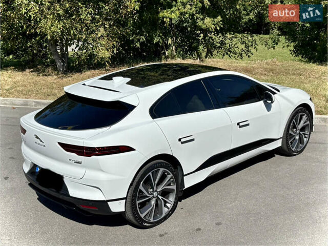 Белый Ягуар I-Pace, объемом двигателя 0 л и пробегом 83 тыс. км за 26500 $, фото 10 на Automoto.ua