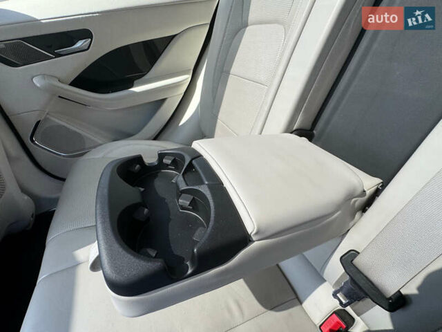 Белый Ягуар I-Pace, объемом двигателя 0 л и пробегом 62 тыс. км за 23000 $, фото 21 на Automoto.ua