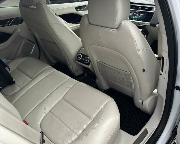 Білий Ягуар I-Pace, об'ємом двигуна 0 л та пробігом 85 тис. км за 24900 $, фото 29 на Automoto.ua