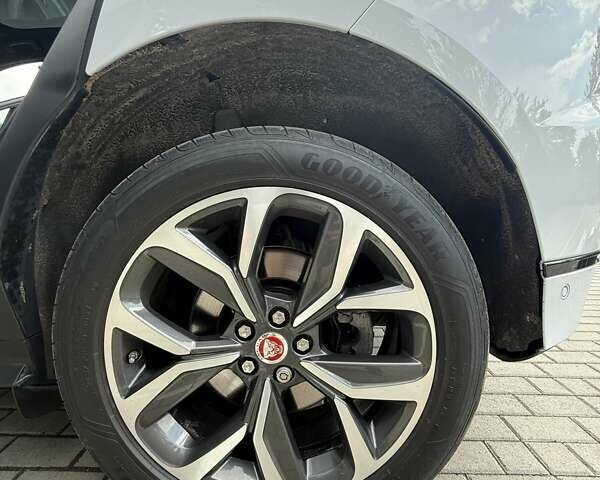 Ягуар I-Pace 2018 в Тернополе на Automoto.ua Белый Ягуар I-Pace, объемом двигателя 0 л и пробегом 114 тыс. км за 22500 $, фото 59 на Automoto.ua