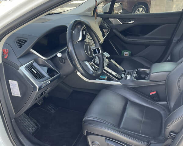 Белый Ягуар I-Pace, объемом двигателя 0 л и пробегом 150 тыс. км за 26000 $, фото 8 на Automoto.ua