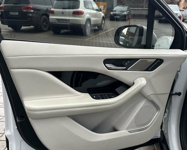 Білий Ягуар I-Pace, об'ємом двигуна 0 л та пробігом 85 тис. км за 24900 $, фото 18 на Automoto.ua