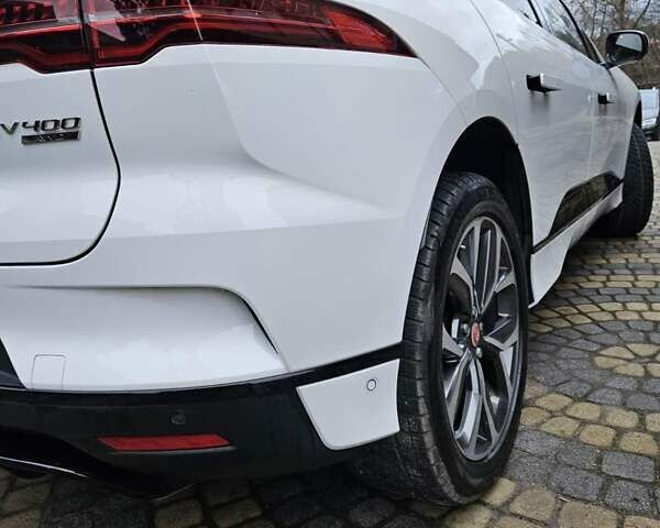 Белый Ягуар I-Pace, объемом двигателя 0 л и пробегом 116 тыс. км за 24480 $, фото 11 на Automoto.ua