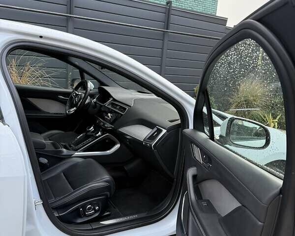 Білий Ягуар I-Pace, об'ємом двигуна 0 л та пробігом 87 тис. км за 26700 $, фото 7 на Automoto.ua