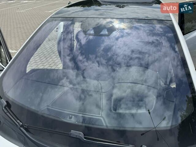 Ягуар I-Pace 2018 в Тернополе на Automoto.ua Белый Ягуар I-Pace, объемом двигателя 0 л и пробегом 114 тыс. км за 22500 $, фото 32 на Automoto.ua