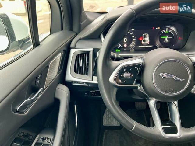 Белый Ягуар I-Pace, объемом двигателя 0 л и пробегом 105 тыс. км за 24999 $, фото 36 на Automoto.ua