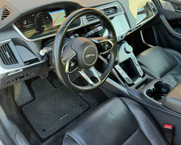 Белый Ягуар I-Pace, объемом двигателя 0 л и пробегом 130 тыс. км за 21950 $, фото 9 на Automoto.ua