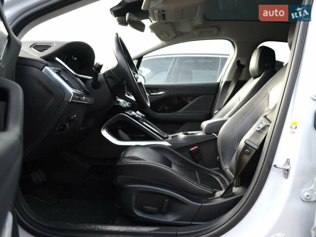 Белый Ягуар I-Pace, объемом двигателя 0 л и пробегом 99 тыс. км за 23999 $, фото 23 на Automoto.ua