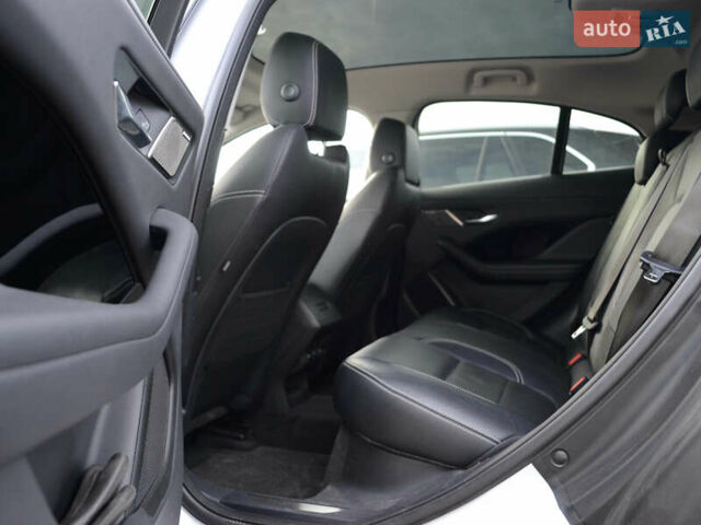 Белый Ягуар I-Pace, объемом двигателя 0 л и пробегом 99 тыс. км за 23999 $, фото 18 на Automoto.ua