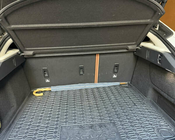 Білий Ягуар I-Pace, об'ємом двигуна 0 л та пробігом 47 тис. км за 35500 $, фото 21 на Automoto.ua