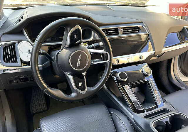 Белый Ягуар I-Pace, объемом двигателя 0 л и пробегом 84 тыс. км за 29000 $, фото 13 на Automoto.ua