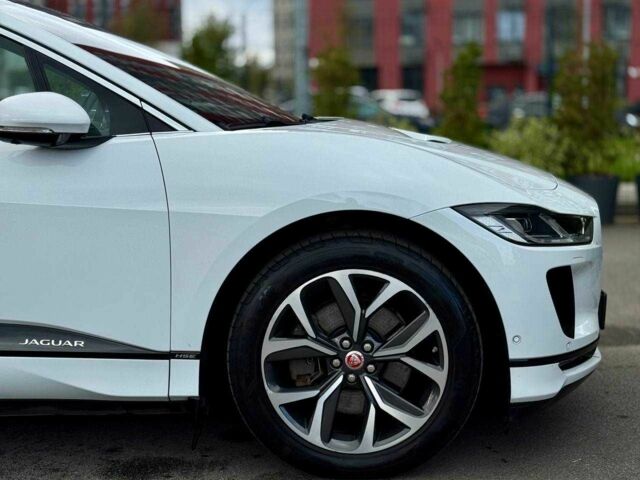 Белый Ягуар I-Pace, объемом двигателя 0 л и пробегом 37 тыс. км за 28900 $, фото 4 на Automoto.ua