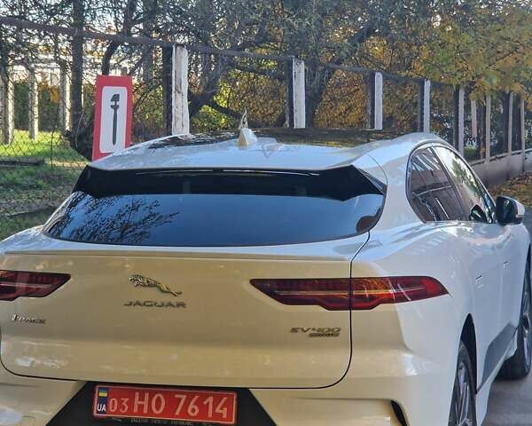 Белый Ягуар I-Pace, объемом двигателя 0 л и пробегом 40 тыс. км за 31900 $, фото 7 на Automoto.ua