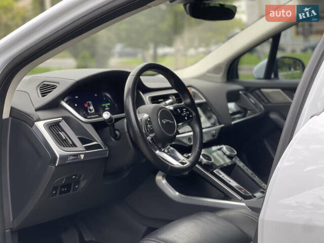 Білий Ягуар I-Pace, об'ємом двигуна 0 л та пробігом 64 тис. км за 24900 $, фото 38 на Automoto.ua