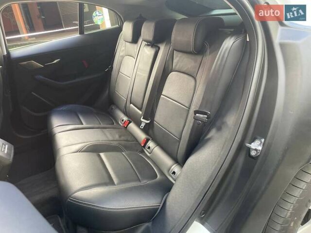 Белый Ягуар I-Pace, объемом двигателя 0 л и пробегом 78 тыс. км за 25990 $, фото 10 на Automoto.ua