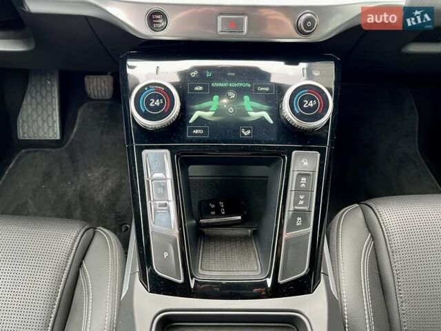 Белый Ягуар I-Pace, объемом двигателя 0 л и пробегом 105 тыс. км за 24999 $, фото 33 на Automoto.ua