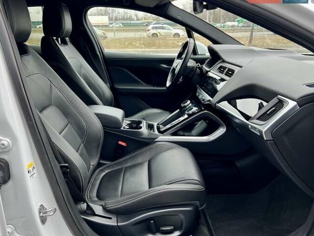 Белый Ягуар I-Pace, объемом двигателя 0 л и пробегом 105 тыс. км за 24999 $, фото 53 на Automoto.ua