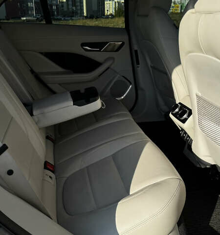 Белый Ягуар I-Pace, объемом двигателя 0 л и пробегом 92 тыс. км за 24000 $, фото 3 на Automoto.ua